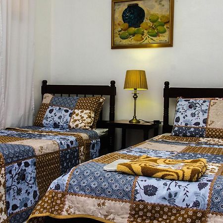 Lola Itang Pension House Tiniguiban Екстериор снимка