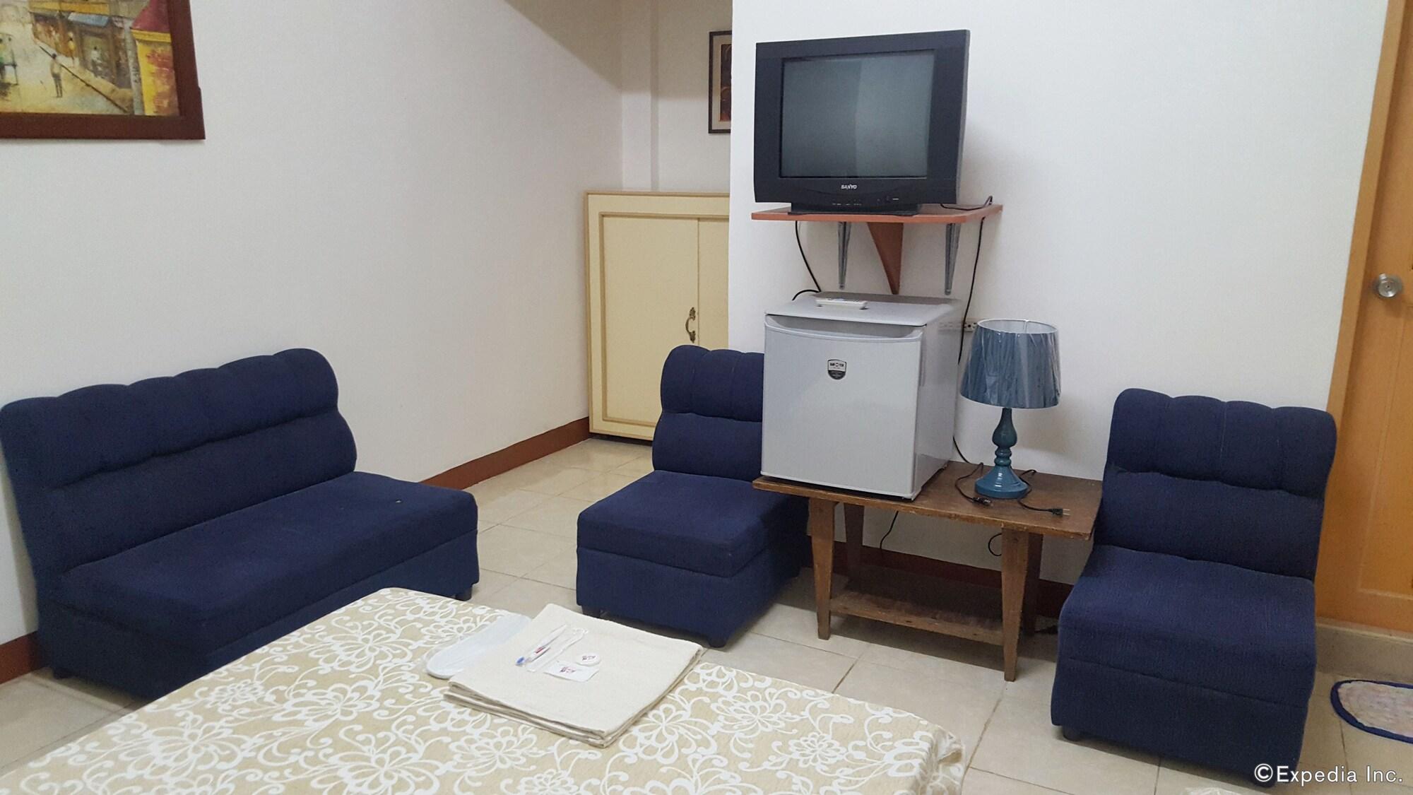 Lola Itang Pension House Tiniguiban Екстериор снимка