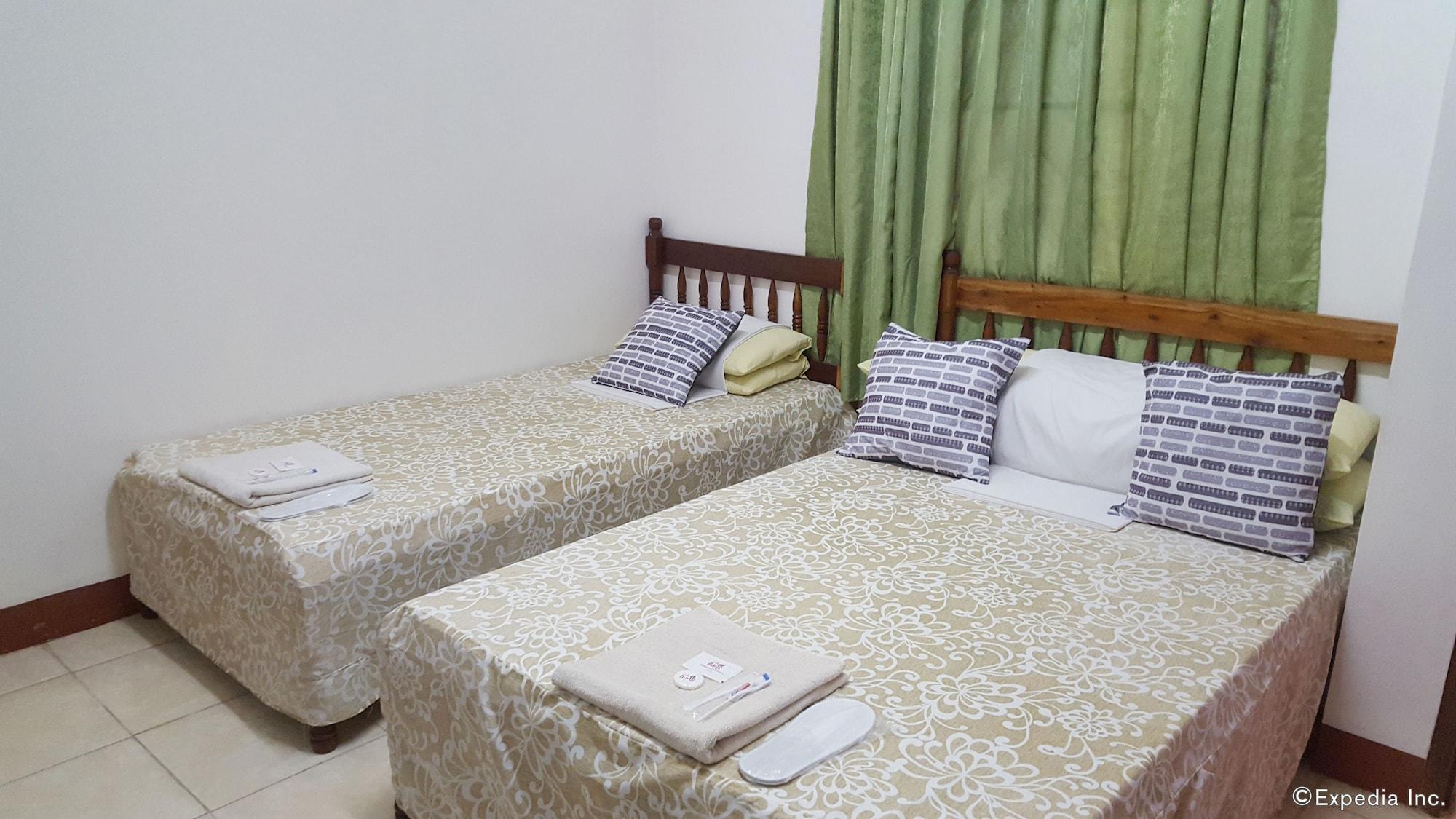 Lola Itang Pension House Tiniguiban Екстериор снимка