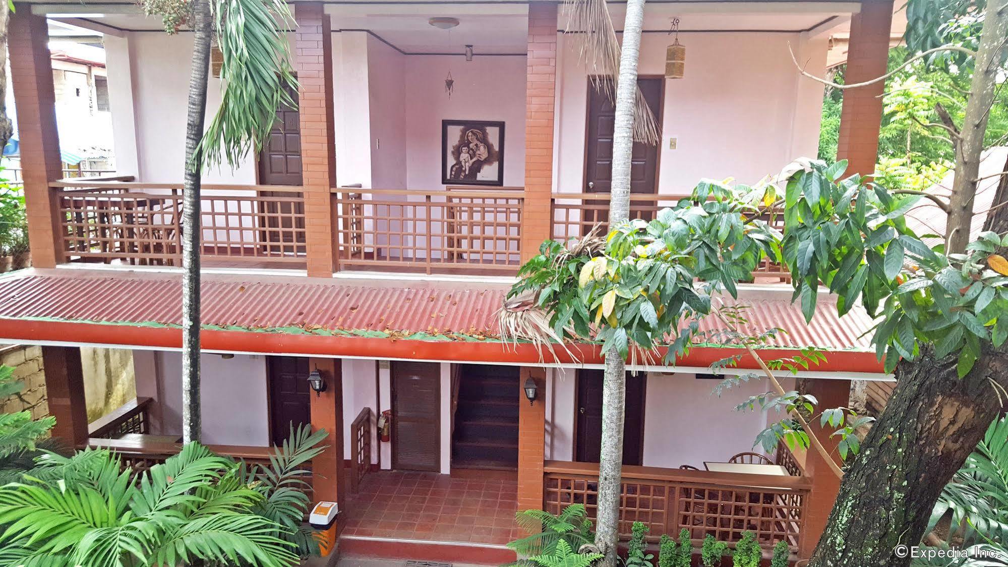 Lola Itang Pension House Tiniguiban Екстериор снимка