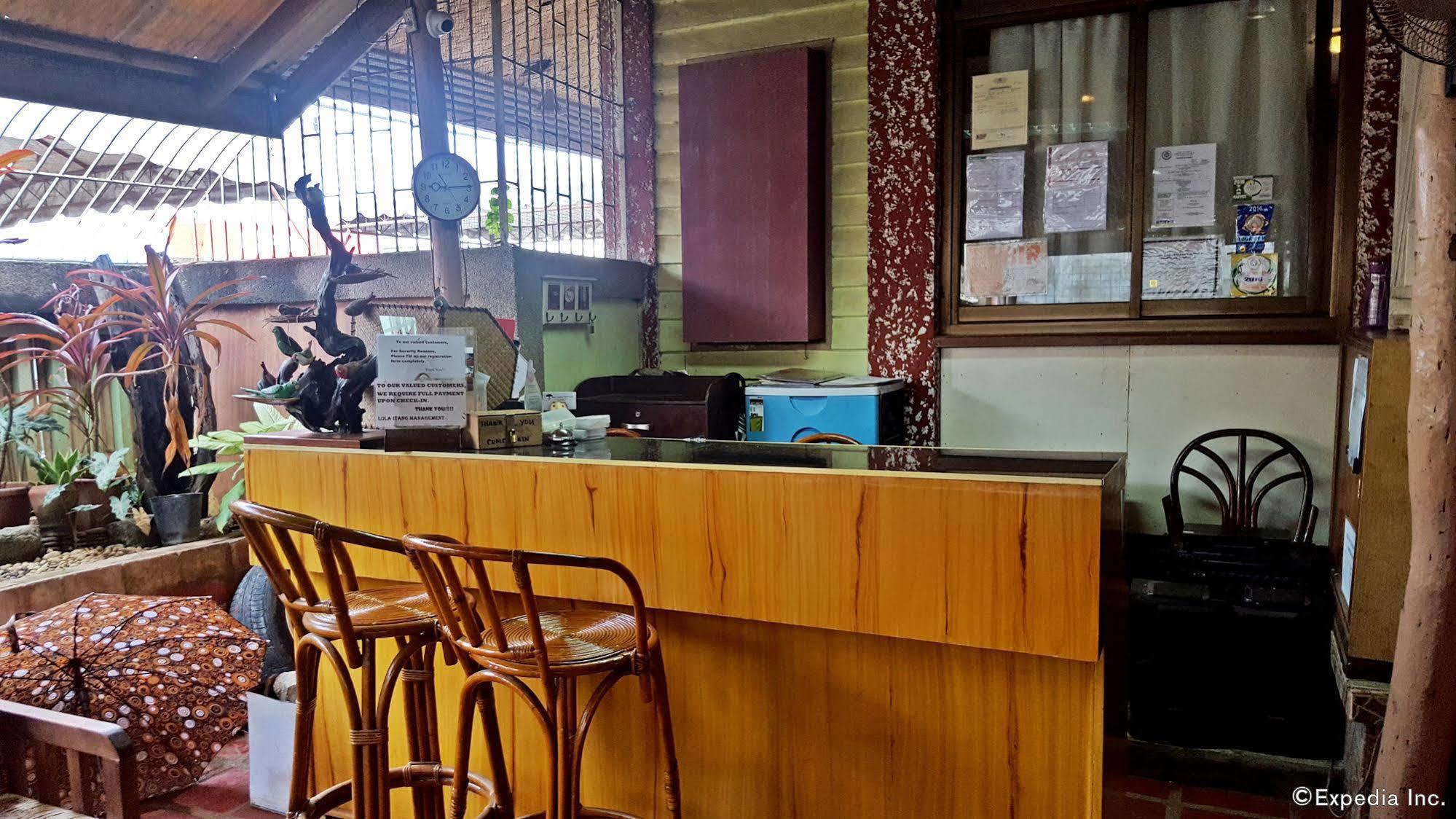 Lola Itang Pension House Tiniguiban Екстериор снимка