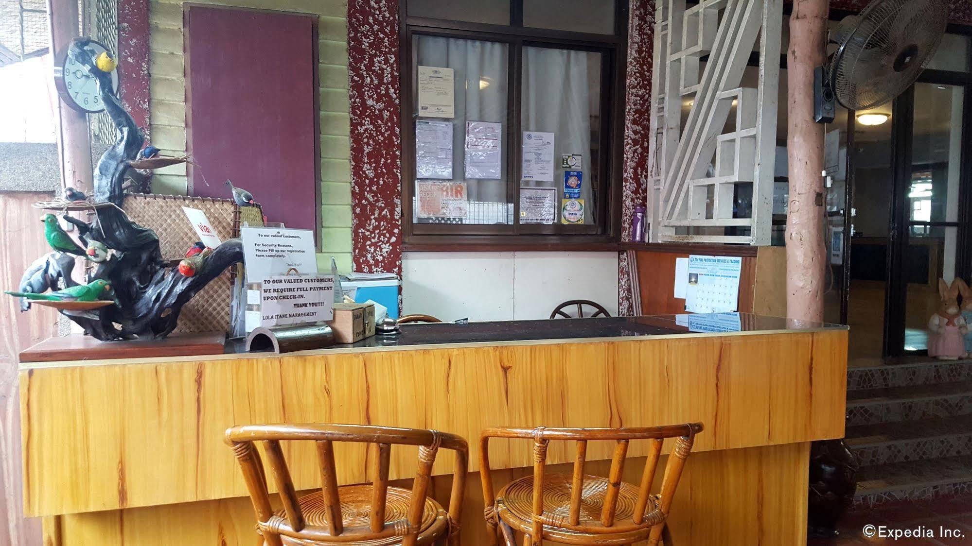 Lola Itang Pension House Tiniguiban Екстериор снимка