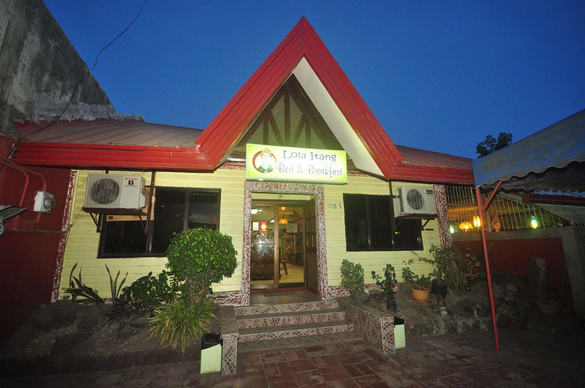 Lola Itang Pension House Tiniguiban Екстериор снимка