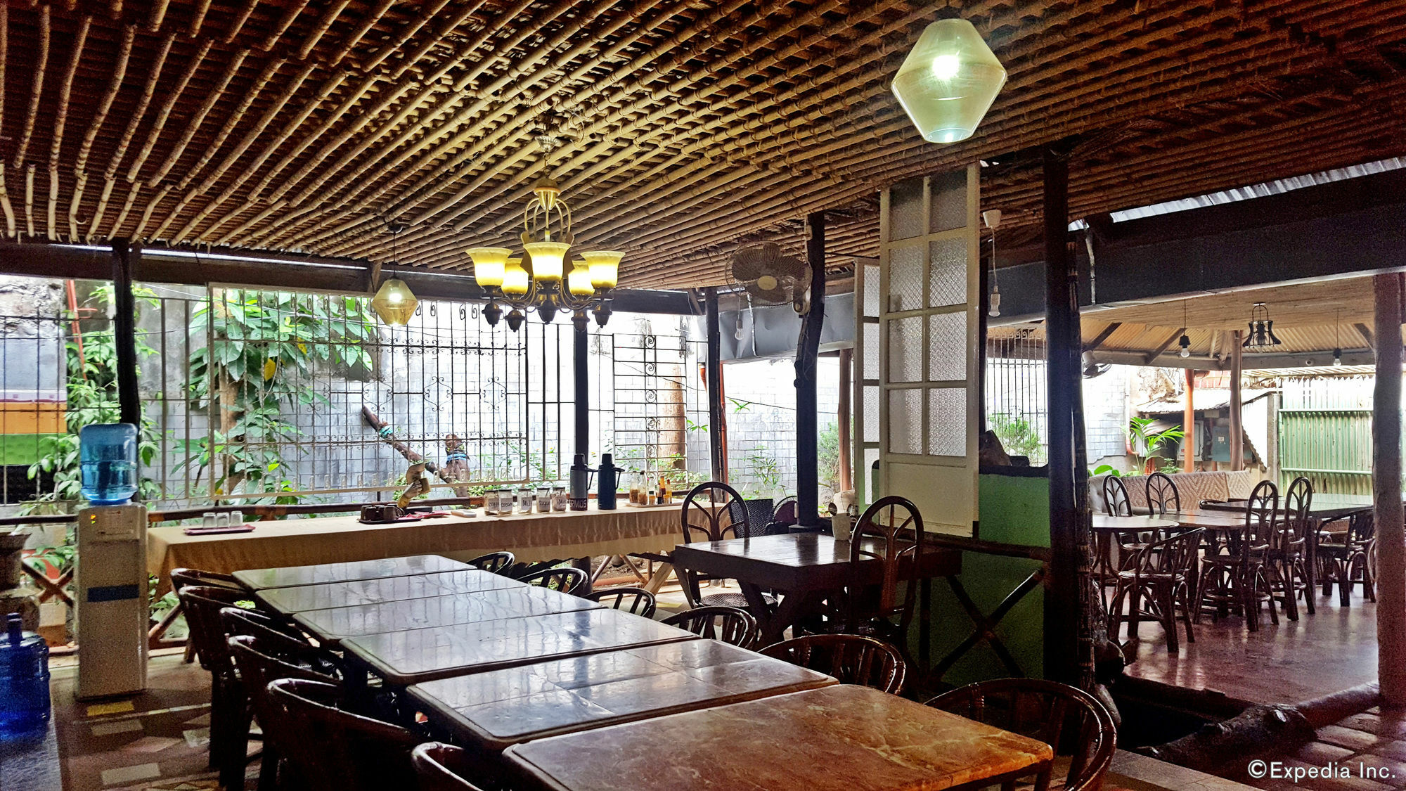 Lola Itang Pension House Tiniguiban Екстериор снимка